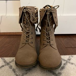 combat boots